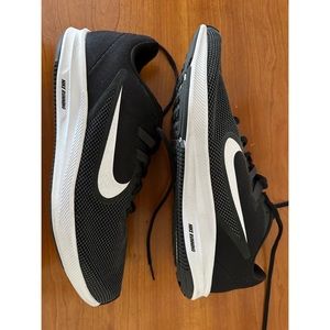 Nike Downshifter Black White Running Shoes Men’s US Sz 11